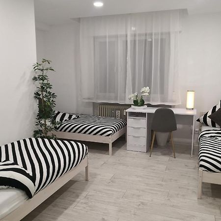 Schoene, Renovierte Und Optimal Gelegene Wohnung Weisskirchen Luaran gambar