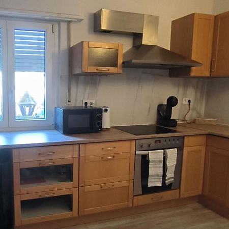 Schoene Und Optimal Gelegene Wohnung Weisskirchen Luaran gambar