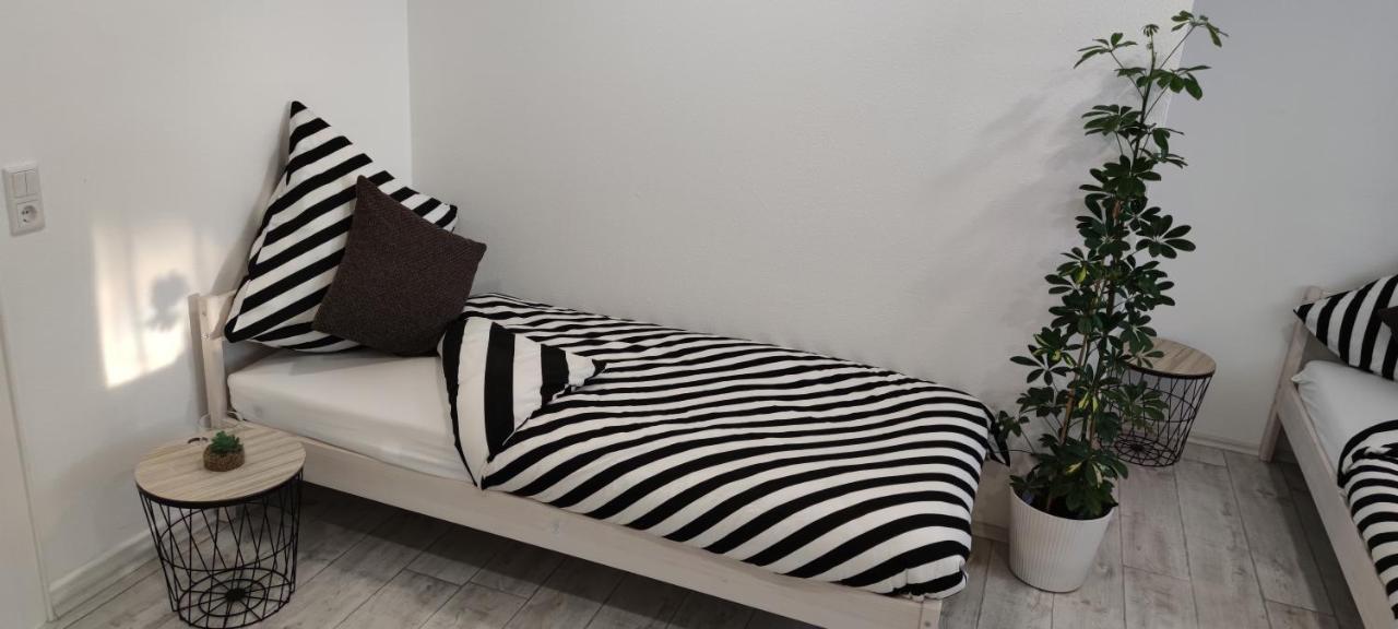 Schoene Und Optimal Gelegene Wohnung Weisskirchen Luaran gambar