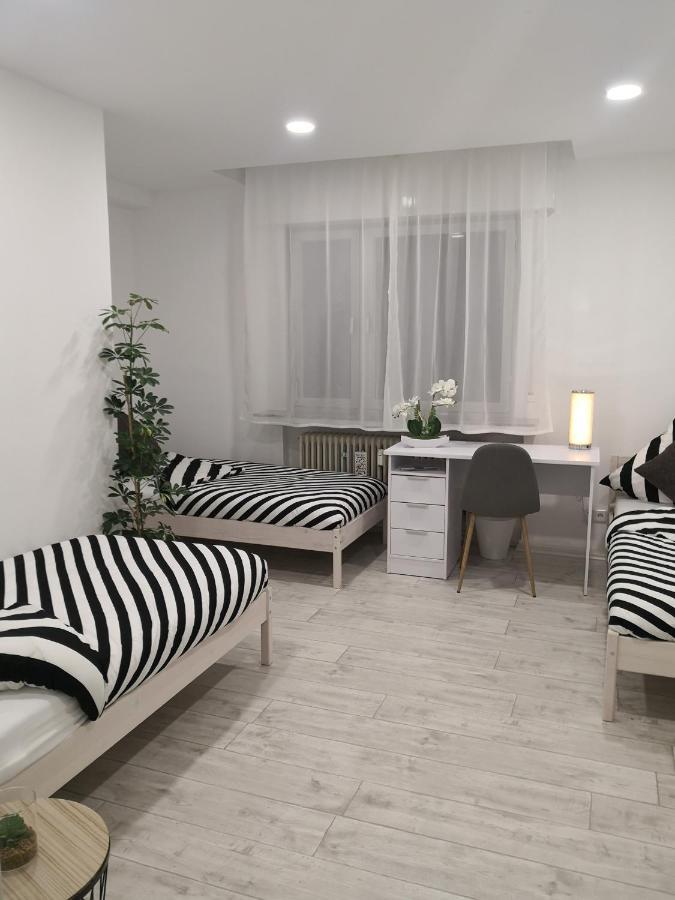 Schoene Und Optimal Gelegene Wohnung Weisskirchen Luaran gambar
