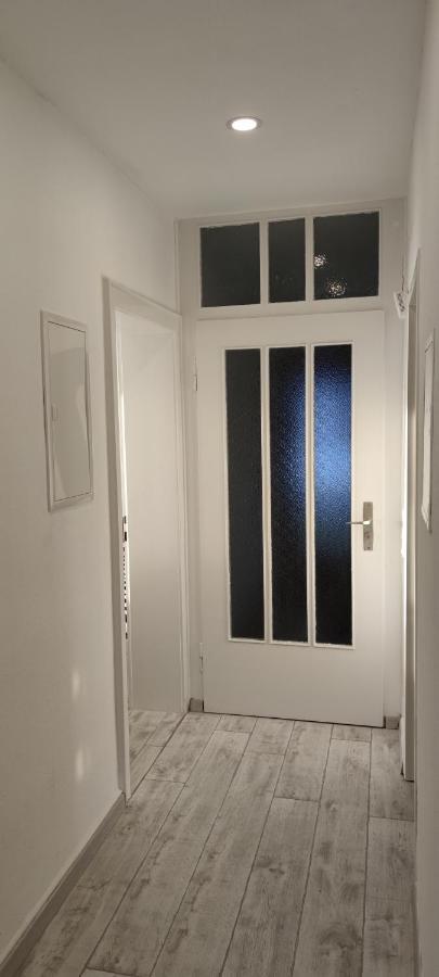 Schoene Und Optimal Gelegene Wohnung Weisskirchen Luaran gambar